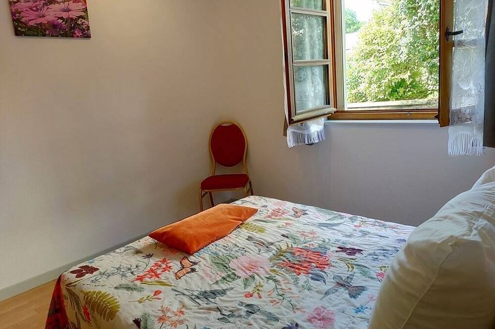 Entire apartment, Gîte n ° 1804 Haut-Jura with Spa and sauna, classified 3 ears by Gîtes de France in Foncine-le-Haut, Parc naturel régional du Haut-Jura