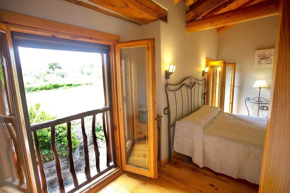 Casa rural con chimenea y patio exclusivo en plena naturaleza. Cerca de Ainsa. in Aínsa, Pirineos