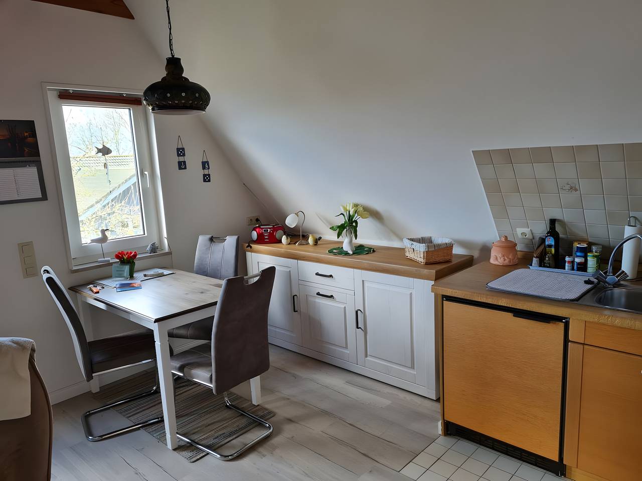 Ganze Wohnung, Apartment 'Fewo Ankerplatz' mit Gemeinschaftsgarten, Balkon und Wlan in Tammensiel, Pellworm