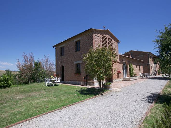 Agriturismo per 4 persone, con Terrazza e Giardino nonché Piscina in Siena e dintorni