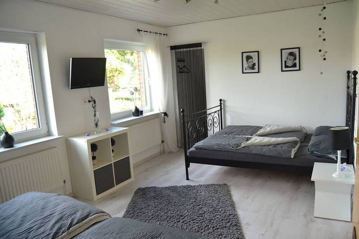 Ferienhaus für 6 Personen, mit Terrasse und Garten in Uplengen - 2