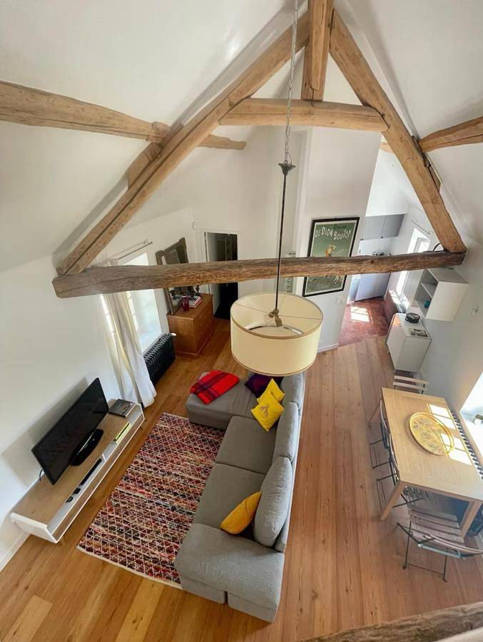 Location de vacances pour 4 personnes, avec terrasse ainsi que vue et piscine à Luzarches - 2