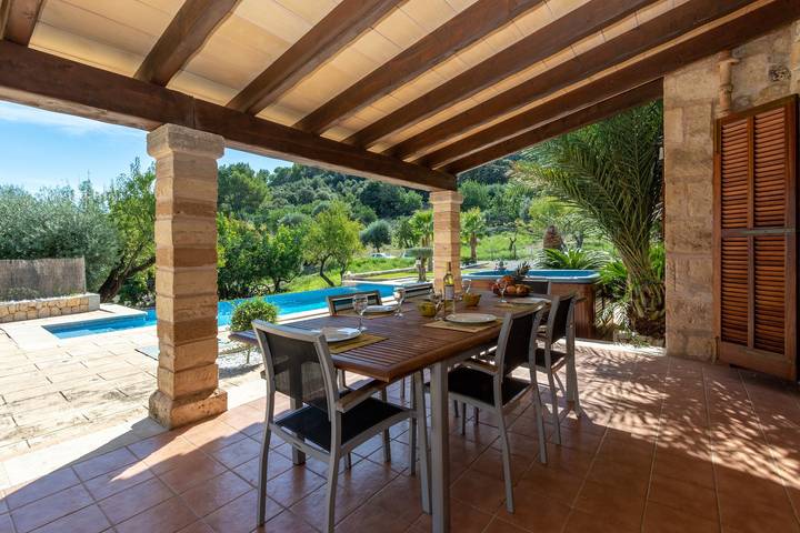 Elegant Finca Can Miquel Morro with Pool, Whirlpool, Air Conditioning, Wi-Fi, Balcony, Terraces and Mountain View; Parking Available in Pollença, Noord-Mallorca