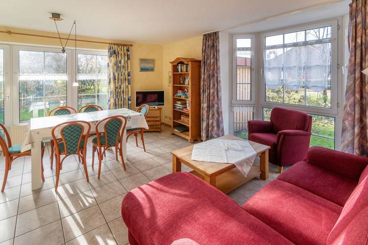Ferienhaus für 6 Personen, mit Terrasse und Garten sowie Sauna in Neßmersiel