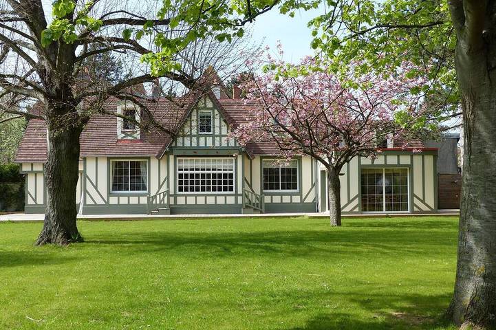 Maison de vacances pour 14 personnes, avec jardin et terrasse à Cabourg