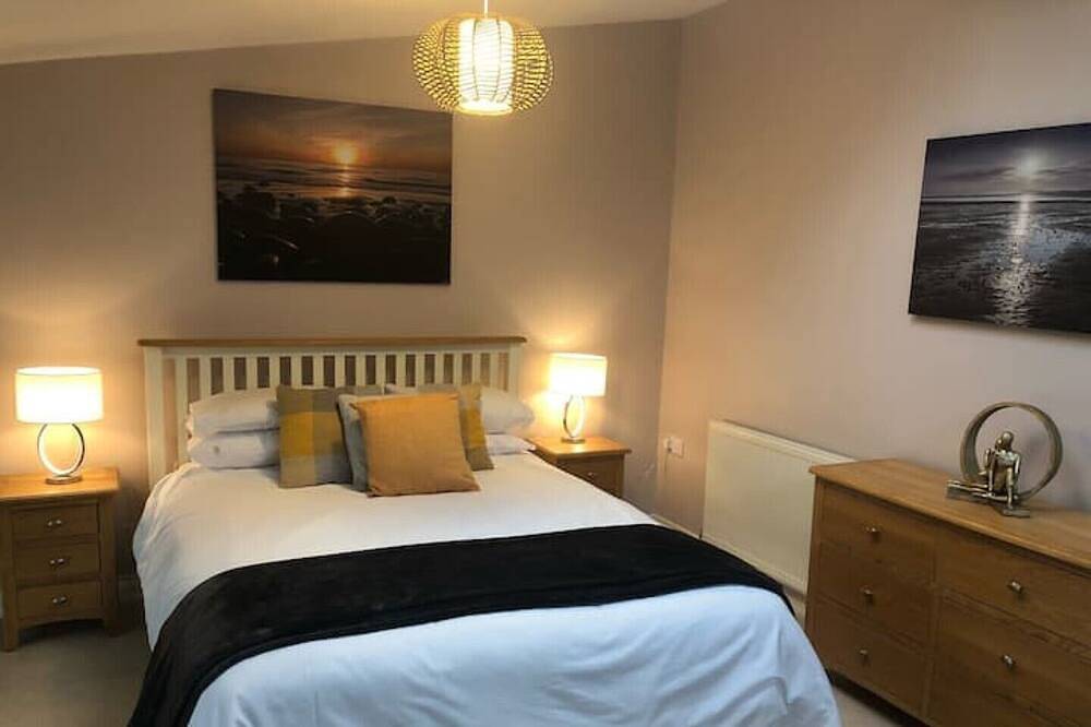 Ocean Spray no. 7 - Sea Views, short walk to the beach & Westward Ho! village in Westward Ho, Hartland Devon Heritage Coast
