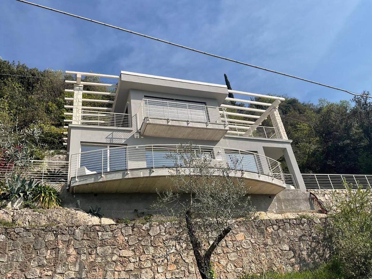 Villa Gabizza villa singola con jacuzzi privata in Malcesine, Gardasee-Berge