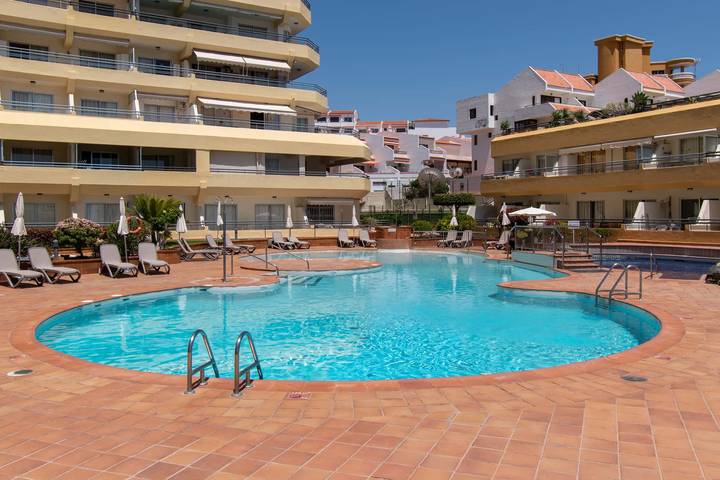 Gîte pour 4 personnes, avec piscine et balcon/terrasse, adapté aux familles à Costa Adeje - 3