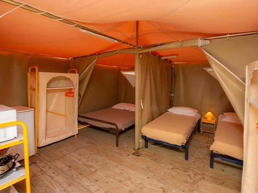 Camping Les 7 Fonts - Bungalow toilé 4 personnes - Tente Explorer | 2 Ch. | 2/4 Pers. | Sans Sdb in Agde, Côte d'Améthyste