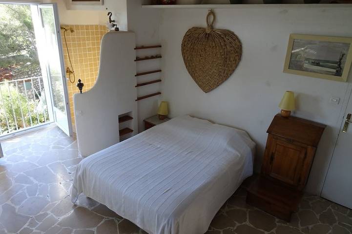 Location de vacances pour 5 personnes, avec jardin et terrasse dans Calanque De Port Pin Cassis - 2