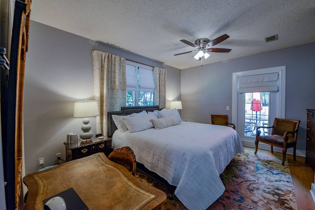 Bama Bungalow - Book for football season and more! in Tuscaloosa, Tuscaloosa County