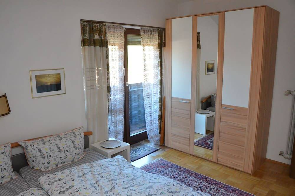 Ganze Wohnung, Malerische Dachgeschoss-Wohnung mit Blick auf das Kaisergebirge in Oberaudorf, Bayerische Alpen