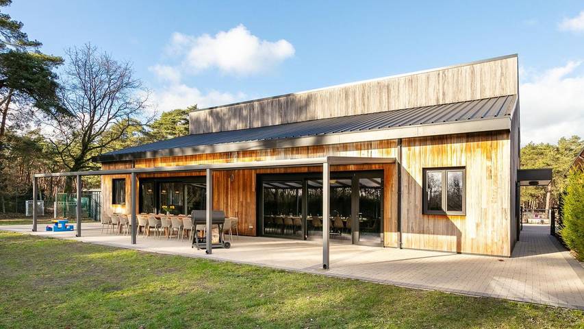 Vakantiehuis voor 24 personen, met terras en tuin - 1