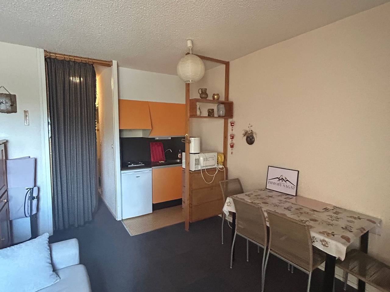 Estudio entero, Estudio céntrico, acceso a pistas, aparcamiento gratis in Super Besse, Besse-et-Saint-Anastaise