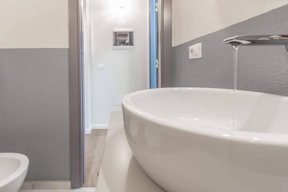 Ganze Wohnung, Modernes Apartment mit zwei Schlafzimmern und kostenlosem Wlan in San Pantaleo, Olbia