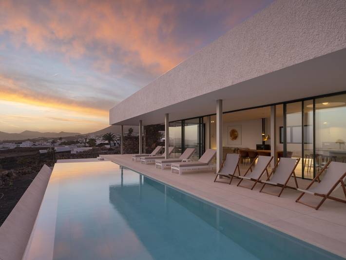 Villa für 10 Personen, mit Whirlpool und Balkon sowie Garten - 1