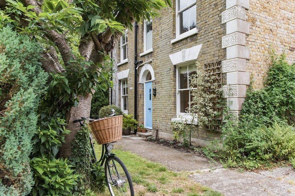 Agriturismo for 8 People in Sandwich, Kent