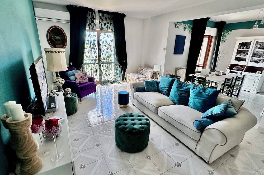 Geheel appartement, Home of the Sun & Colors, Wi-Fi, Ac, Smart Tv, 10 min from Syracusa in Floridia, Provincie Syracuse