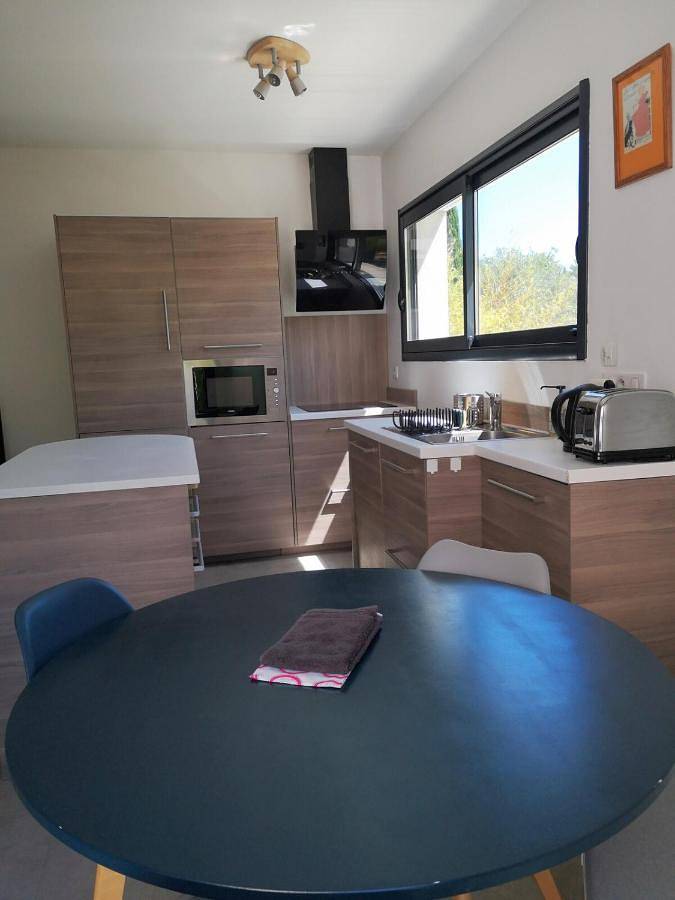 Gîte pour 5 personnes, avec terrasse ainsi que jardin et piscine à Saint-Gély-du-Fesc - 2