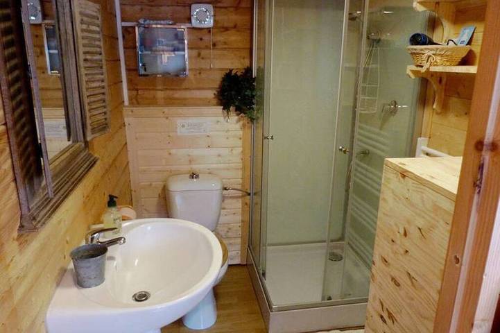 Gîte pour 2 personnes, avec terrasse et jardin dans Montsenelle - 4