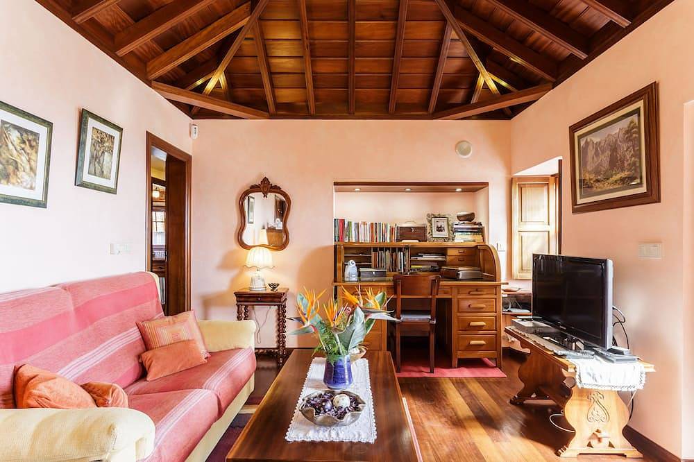 Casa Carlota with sea views in Breña Baja, La Palma in Las Ledas, Breña Alta