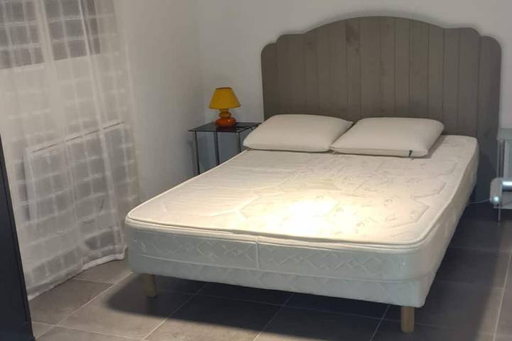 Appartement entier, Gite "La Nayade" 2 pers climatisé centre Vallon Pont d'Arc in Vallon-Pont-d'Arc, Gorges de l’Ardèche