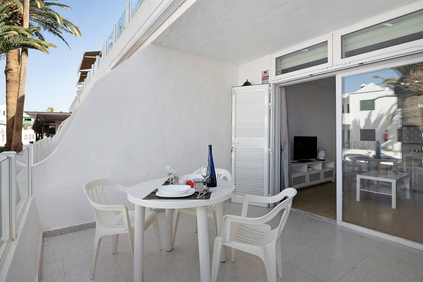 Entire apartment, Apartment "Ianoa" close to the Beach with Terrace & Wi-Fi in Puerto del Carmen, Tías