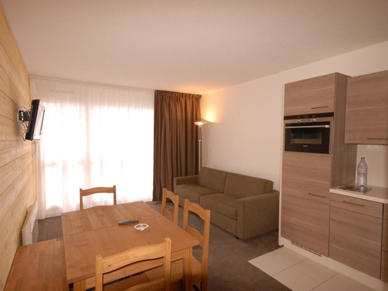 Estudio entero, Estudio cómodo 6 pers, admite mascotas, vista suroeste in Gourette, Eaux-Bonnes