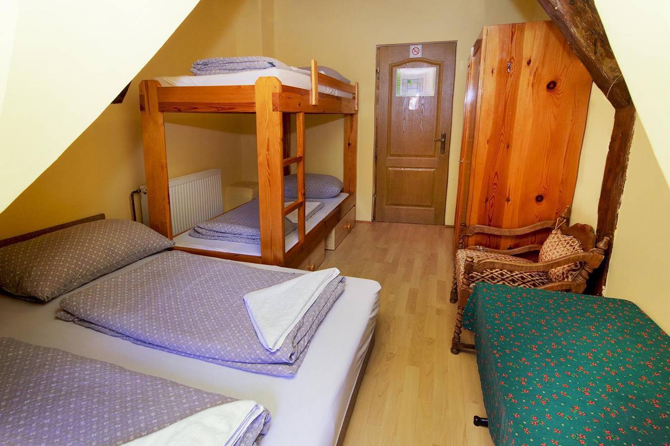 2 - 4 Bettzimmer Nr.5 mit Etagenbad in Wildalpen, Liezen und Umgebung