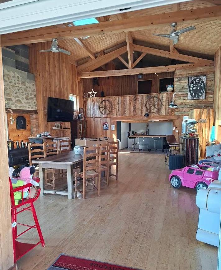 Gîte pour 4 personnes, avec Balcon et Vue à Aubusson-d'Auvergne