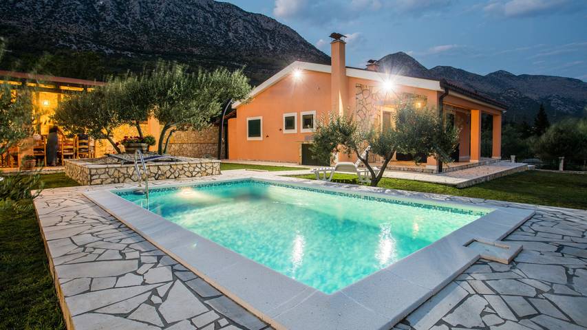 Villa für 4 Personen, mit Garten und Terrasse - 1
