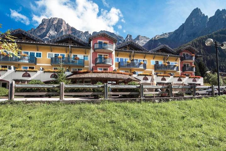 Location de vacances pour 4 personnes, avec piscine et balcon ainsi que vue et sauna à San Martino di Castrozza - 3