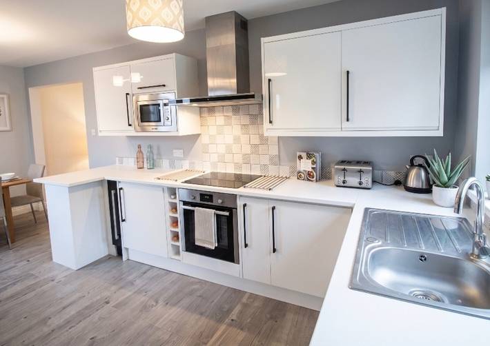 3 Bed House - Sleeps 6 - Parking - Pets - Garden in Gateshead