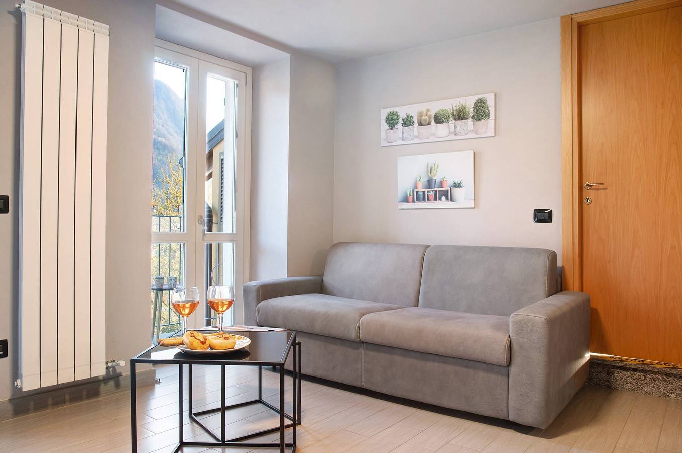 Hel lejlighed, Ferielejlighed for 4 personer med søudsigt in Castelveccana, Lago Maggiore i Lombardiet