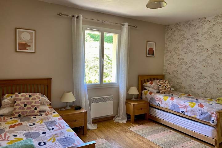 Location de vacances pour 6 personnes, avec jardin et terrasse, animaux acceptés à Cherveix-Cubas - 3