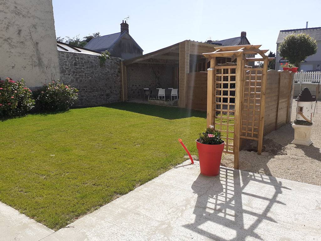 La Maison du Bonheur - Chambre Orange in Bréhal, Région de Coutances