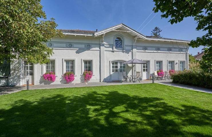 Ferienwohnung für 2 Personen, mit Terrasse und Garten sowie Kinderpool und Pool in Baden bei Wien