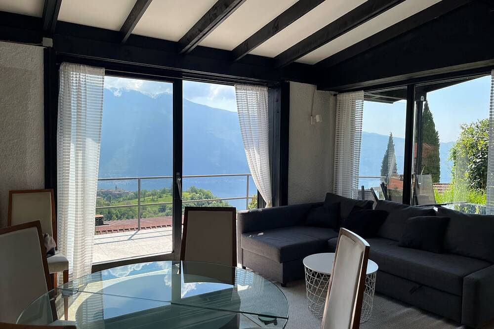 Ferienbungalow mit wunderschönem Blick auf den Gardasee und Monte Baldo in Tignale, Gardasee-Berge
