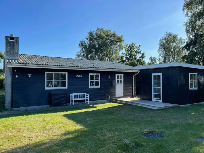 Ferieudlejning for 6 personer, med terrasse, børnevenlig i Grenå Strand