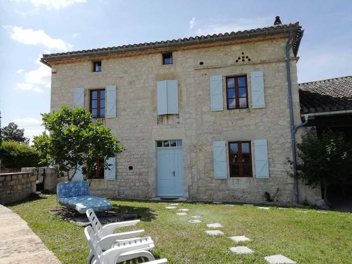 Gîte pour 8 personnes, avec Terrasse ainsi que Jardin et Piscine dans le Tarn - 2