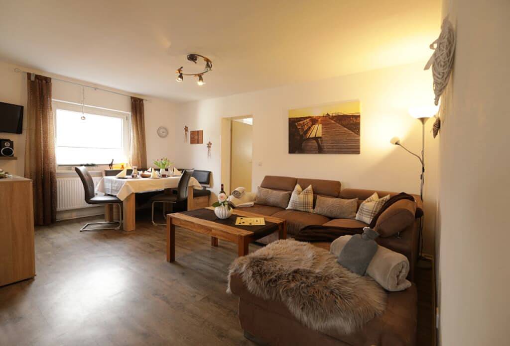 Ganze Wohnung, Ferienhof Neukirchinger - Falkenstein - Schön eingerichtete Ferienwohnung mit Grillmöglichkeit in Tiefenbach (Niederbayern), Ostbayern