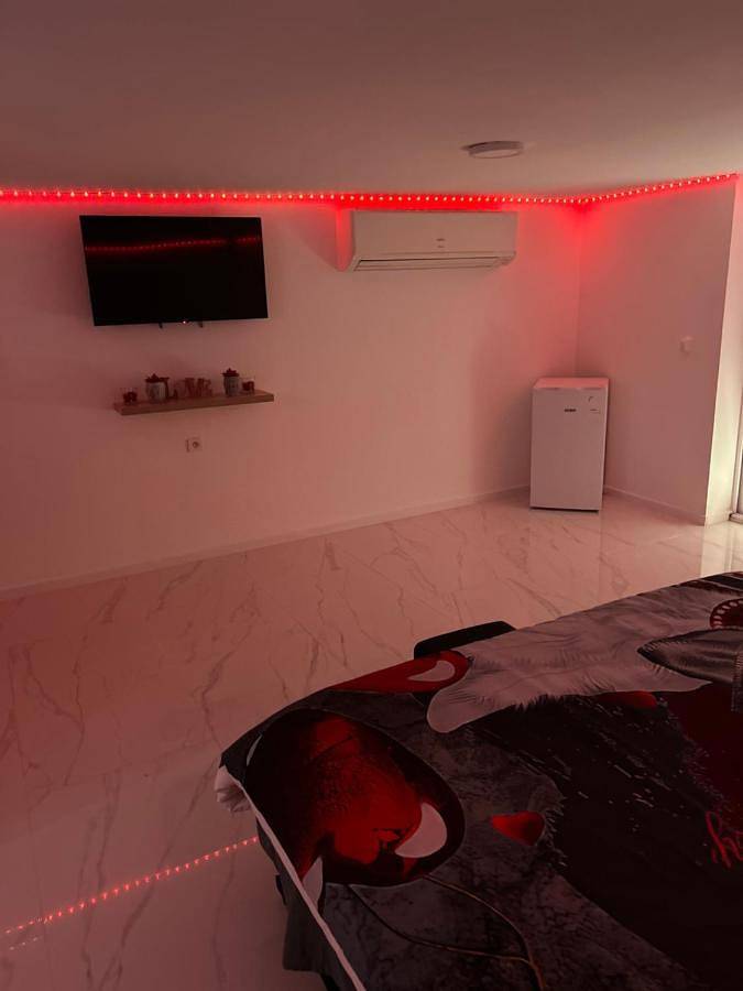 Hôtel pour 4 personnes, avec vue à Camaret-sur-Aigues - 2