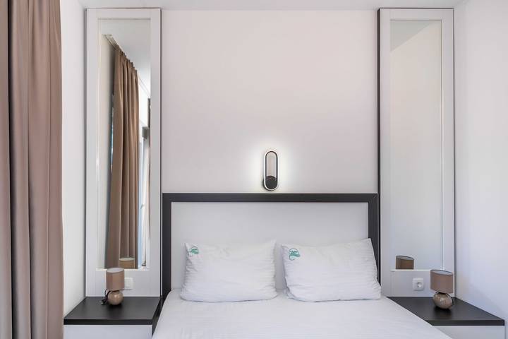 Apartamento entero, Apartamento de vacaciones para 2 personas con balcón/terraza in Dobra Voda, Montenegro Coast