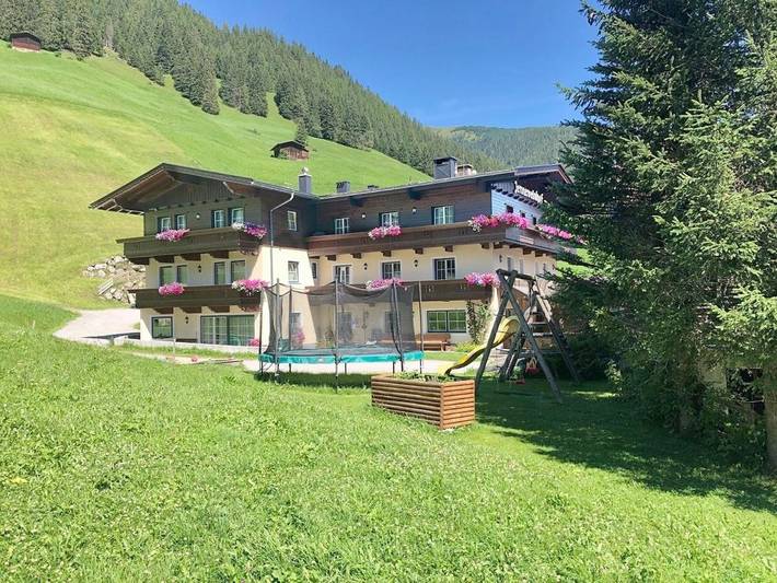 BnB für 2 Personen, mit Balkon und Terrasse sowie Garten und Sauna in Hintertux