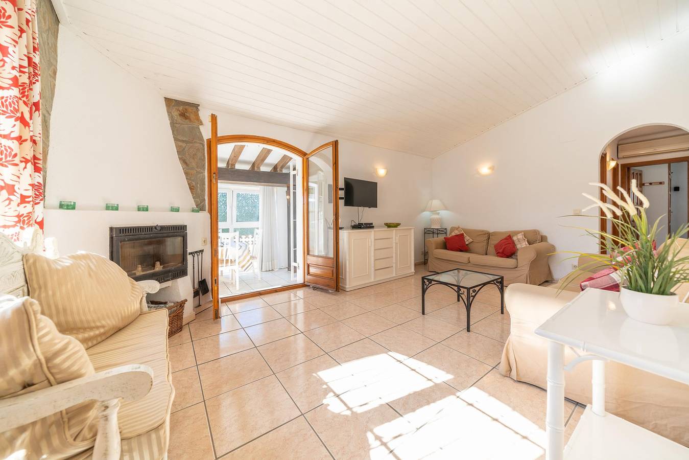 Antonella in l'Escala, Upper Empordà