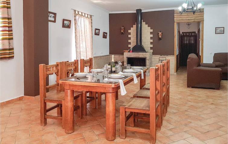 Location de vacances pour 7 personnes, avec piscine ainsi que jardin et terrasse à Olvera - 2