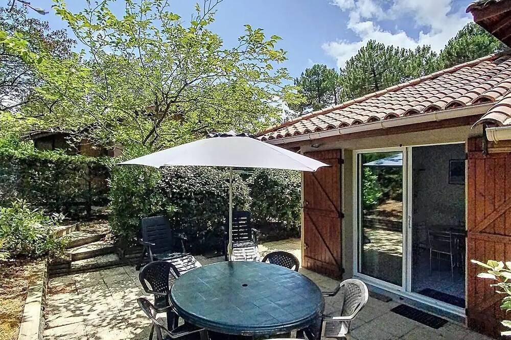 Pavillon mitoyen 1 chambre + mezzanine,  4 pers, résidence avec piscine in Lacanau Ocean, Lacanau