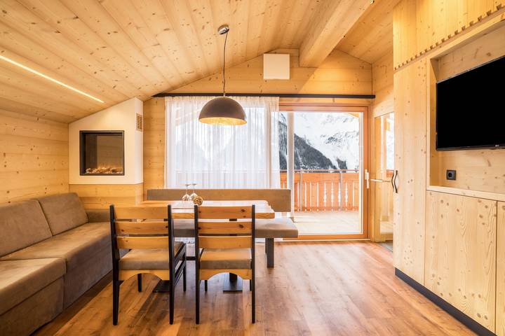 Chalet für 6 Personen, mit Balkon und Whirlpool sowie Garten und Sauna