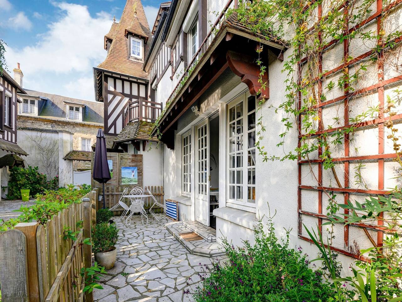 Ganze Wohnung, Cosy studio in Isigny-sur-Mer with a terrace in Saint-Benoît-de-l'Aure, Bayeux und Umgebung