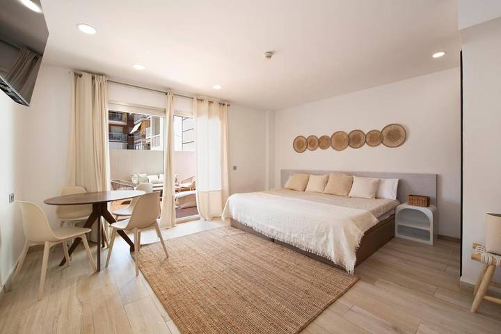 Apartahotel para 4 personas, con Balcón además de Terraza y Vistas en Casteldefels